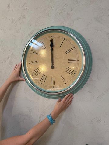 wandklok (Nieuw!) beschikbaar voor biedingen
