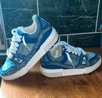 Louis vuitton  (limited edition) blue (6.5) maat 39, Ophalen, Blauw, Zo goed als nieuw, Sneakers