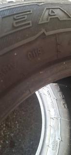 2 pneus camionnette  205 65 16 c, Auto-onderdelen, Banden en Velgen, Ophalen of Verzenden, Band(en)