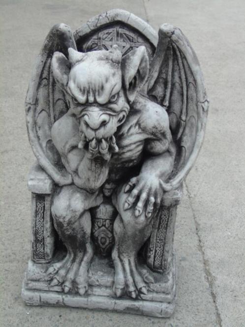 statue d une gargouille monstre a ailes assis en pierre pat, Jardin & Terrasse, Statues de jardin, Neuf, Autres types, Pierre