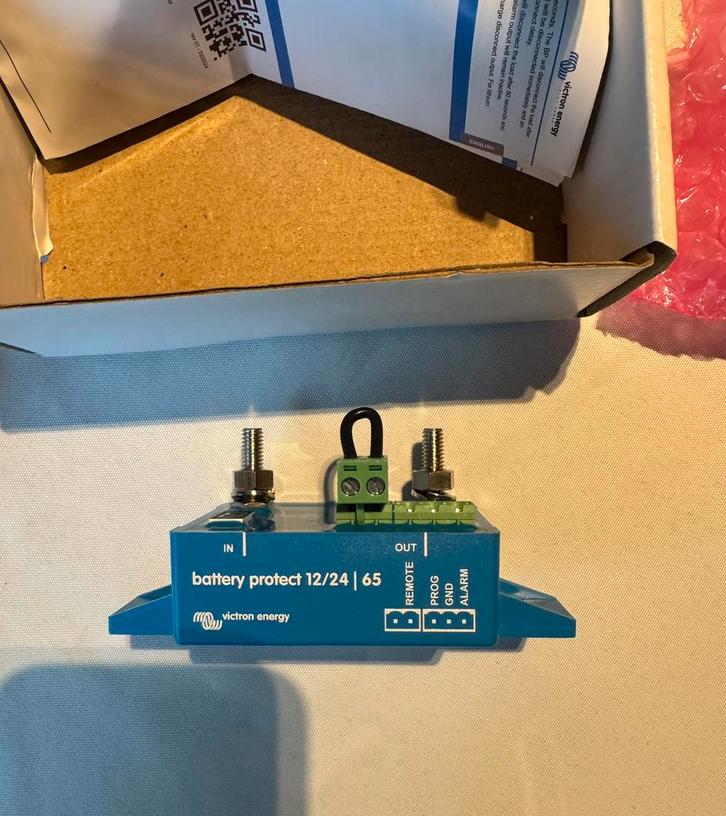 Victron Battery Protect 12/24V BP-65, Caravanes & Camping, Camping-car Accessoires, Neuf, Enlèvement ou Envoi