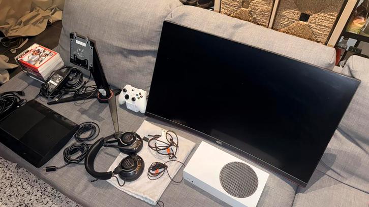 Gaming packet ulitmate, Computers en Software, Monitoren, Zo goed als nieuw, Gaming, Ophalen