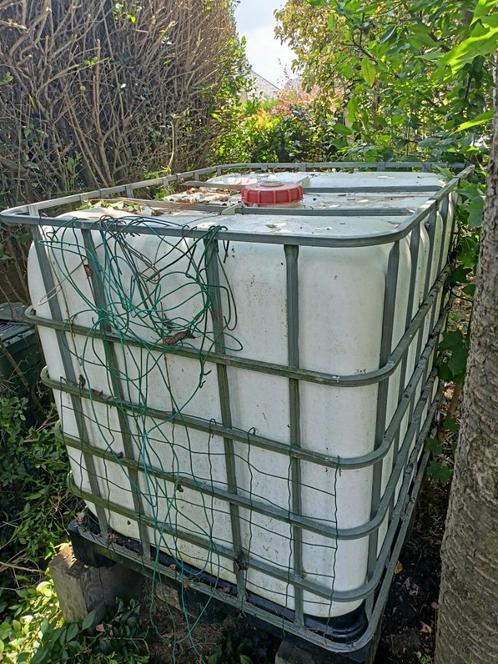Watertank van 1000 liter, Tuin en Terras, Regentonnen, Gebruikt, Overige materialen, 150 liter of meer, Met kraantje, Ophalen