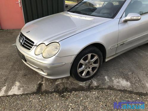 MERCEDES CLK C209 GRIJS 744 koplampen links zijscherm voorsc, Autos : Pièces & Accessoires, Carrosserie & Tôlerie, Garde-boue