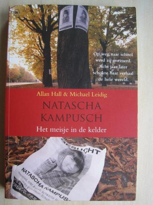 430 - Het meisje in de kelder - Natascha Kampusch, Boeken, Romans, Zo goed als nieuw, Europa overig, Ophalen of Verzenden