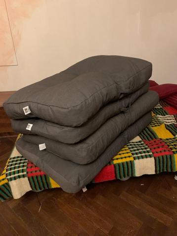  Loungekussens  beschikbaar voor biedingen