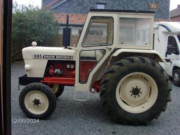tractor beschikbaar voor biedingen