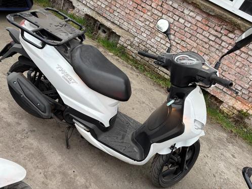 Scooter Tweet Peugeot 25/125CC NIKKEL OMGEDRAAID SLEUTELPAPI, Fietsen en Brommers, Scooters | Peugeot, Gebruikt, Overige modellen