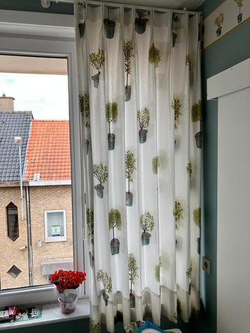 Gordijnen van topkwaliteit  beschikbaar voor biedingen