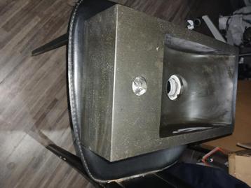 Evier  beschikbaar voor biedingen