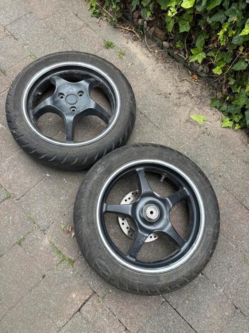 Yamaha Aerox Naked velgenset zwart 13 inch goede staat beschikbaar voor biedingen