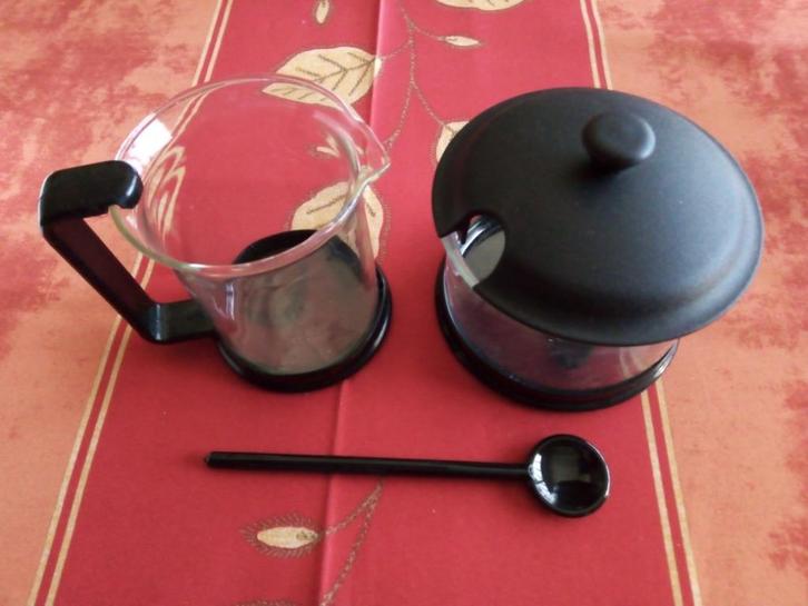 bodum brazil melkkan en suikerpot met lepel, Maison & Meubles, Cuisine | Vaisselle, Utilisé, Verre ou Verres, Uni, Verre, Enlèvement ou Envoi