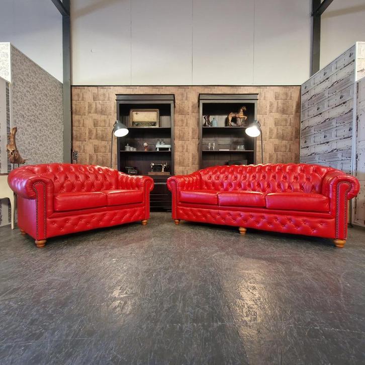 Chesterfield Melbourne Set 2 + 3 zits - Rood // NIEUW!, Antiek en Kunst, Antiek | Meubels | Stoelen en Sofa's, Ophalen