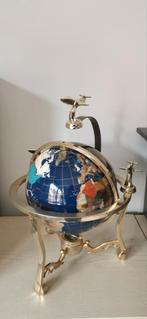Aardbol van Lapis Lazuli en halfedelstenen. Hoogte 48 cm,, Ophalen