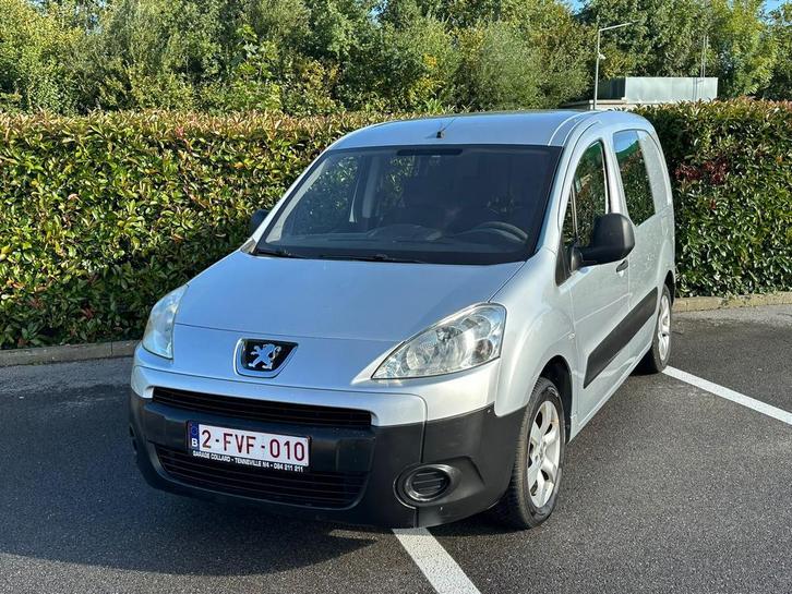 Peugeot partner 16hdi airco 3 zitplaatsen, Auto's, Bestelwagens en Lichte vracht, Particulier, Airbags, Airconditioning, Bluetooth