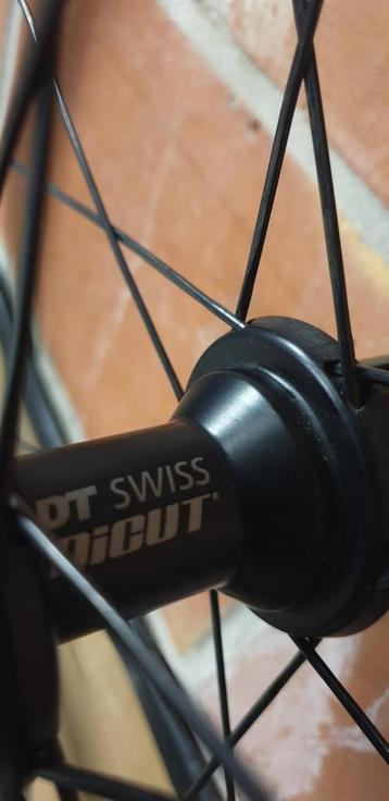 DT Swiss ARC 1600 carbonwielset schijfrem beschikbaar voor biedingen