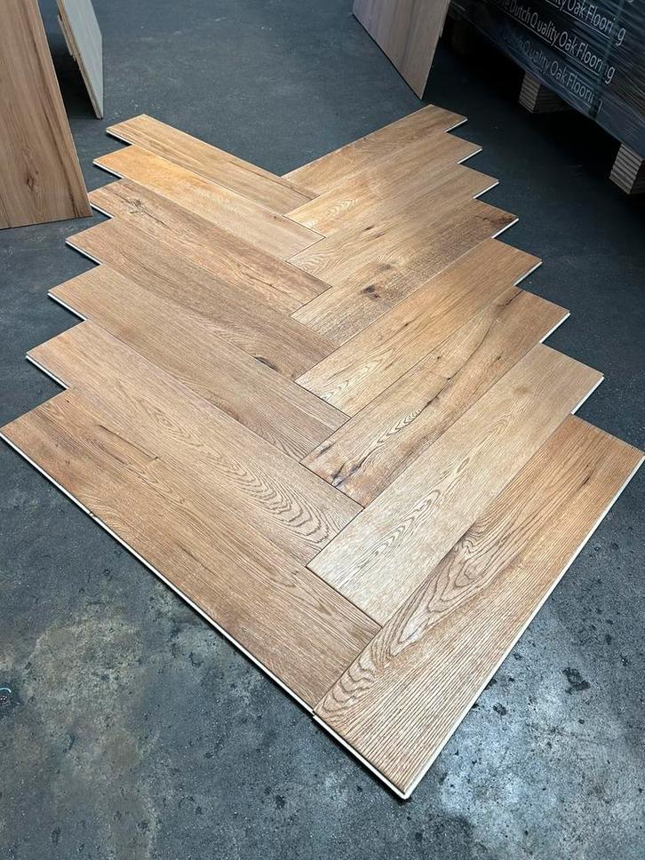 Lot restant : Terrain de 1200 m2 : chêne chevrons, parquet, Bricolage & Construction, Planches & Dalles, Enlèvement ou Envoi