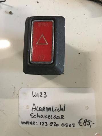 Mercedes W123 Alarmlichtschakelaar  beschikbaar voor biedingen