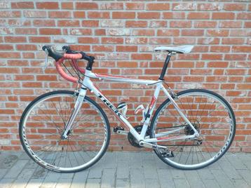 Trek Alpha racefiets met veel bontrager accesoires beschikbaar voor biedingen