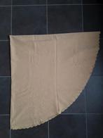 Rond oker geel tafelkleed, Enlèvement, Autour de