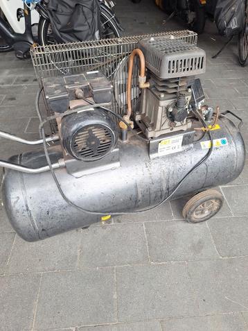Compressor VOS 100 L beschikbaar voor biedingen