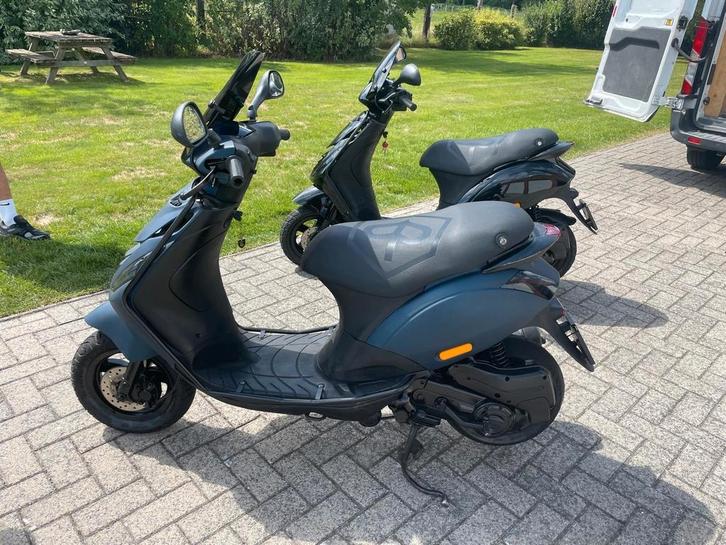 Piaggio zip 4takt, Fietsen en Brommers, Scooters | Piaggio, Zo goed als nieuw, Zip, Ophalen