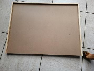 Puzzeltafel met 4 laden beschikbaar voor biedingen