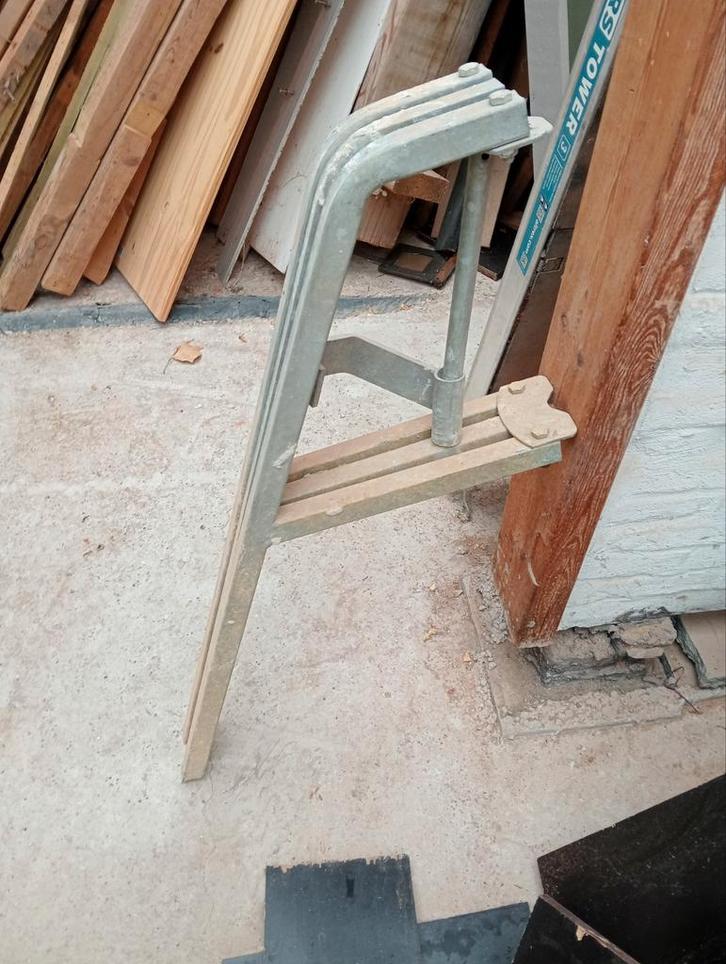 Driepikkel statief voor bouwstempels/schoren, Doe-het-zelf en Bouw, Ladders en Trappen, Zo goed als nieuw, Ophalen