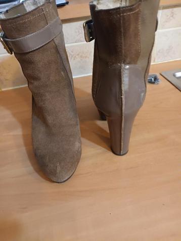 Heel elegante enkellaarsjes " LIU JO "  n beschikbaar voor biedingen