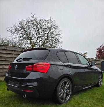 Bmw M135i+xDrive+voiture de sport. Plein plein disponible aux enchères