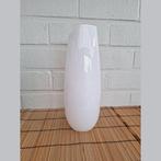 Witte design vaas in glas, Huis en Inrichting, Woonaccessoires | Vazen, Glas, Gebruikt, Ophalen of Verzenden, Wit