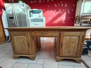 Massief houten bureau  beschikbaar voor biedingen