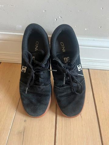 DC schoenen maat 40 beschikbaar voor biedingen