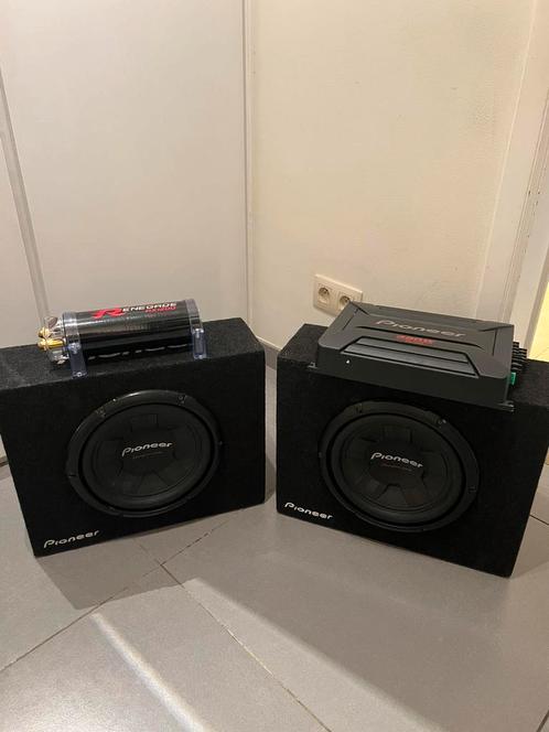 2x Pioneer TS-W261S4 + versterker GM-A4604 + condensator, Auto diversen, Autospeakers, Zo goed als nieuw, Ophalen