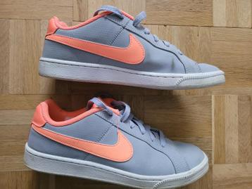 Nike basketbal  beschikbaar voor biedingen