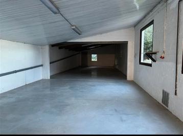 Ruime opslagruimte / loods / garage TE HUUR beschikbaar voor biedingen