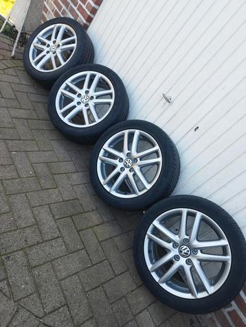 Zomerbanden Pirelli 225/45/R17 originele Volkswagen 5X112 beschikbaar voor biedingen