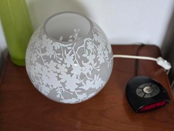Twee mooie hand made tafellampen voor slaapkamer  in nieuwe  beschikbaar voor biedingen