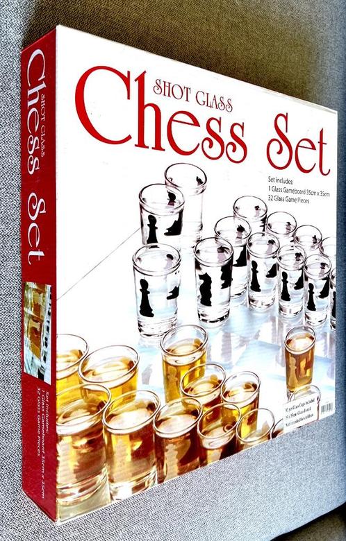 Shot Glass Chess Set + Glazen Schaakbord /// NIEUW, Huis en Inrichting, Keuken | Servies, Nieuw, Glas of Glazen, Overige stijlen