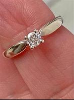witgouden ring met diamant, Handtassen en Accessoires, Bedels, Ophalen of Verzenden, Zo goed als nieuw