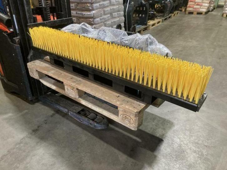 Veegborstel stijve borstel voor heftruck/minigraver/shovel, Tuin en Terras, Veegmachines, Ophalen