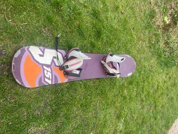 Snowboard met bindingen  beschikbaar voor biedingen