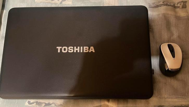 Toshiba 17" SSD-laptop van 500 GB, Computers en Software, Windows Laptops, Gebruikt, 17 inch of meer, SSD, 3 tot 4 Ghz, 8 GB, Azerty