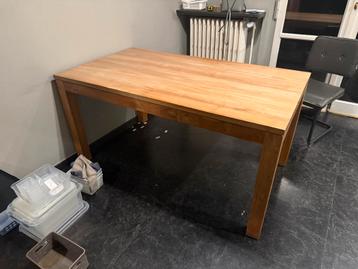 Massieve houten eettafel – 160 x 90 x 80 cm beschikbaar voor biedingen