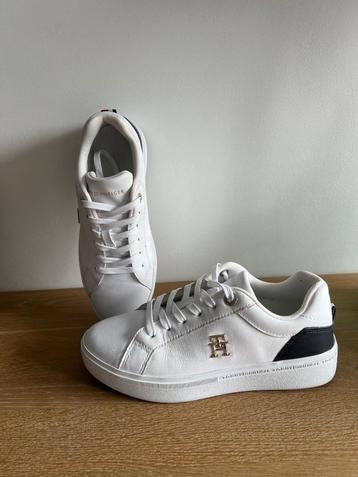 Sneakers Tommy Hilfiger beschikbaar voor biedingen