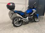 Honda NC750X DCT met topcase, Entreprise, Plus de 35 kW, 2 cylindres, 750 cm³