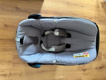 Maxi cosi + bijhorende Isofix voor in de auto beschikbaar voor biedingen