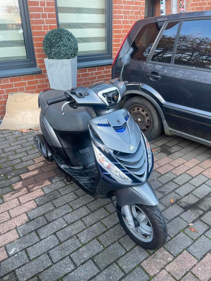 Zip A klasse 80cc, Fietsen en Brommers, Scooters | Piaggio, Zo goed als nieuw, Ophalen