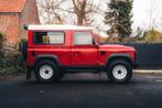 Land Rover Defender 90 // RETROSPEC // APPLE CARPLAY // ALCA, Auto's, 90 kW, Zwart, USB, Alcantara