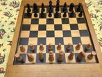 Schaakspel met houten bord en vynyl schaakstukken., Enlèvement ou Envoi